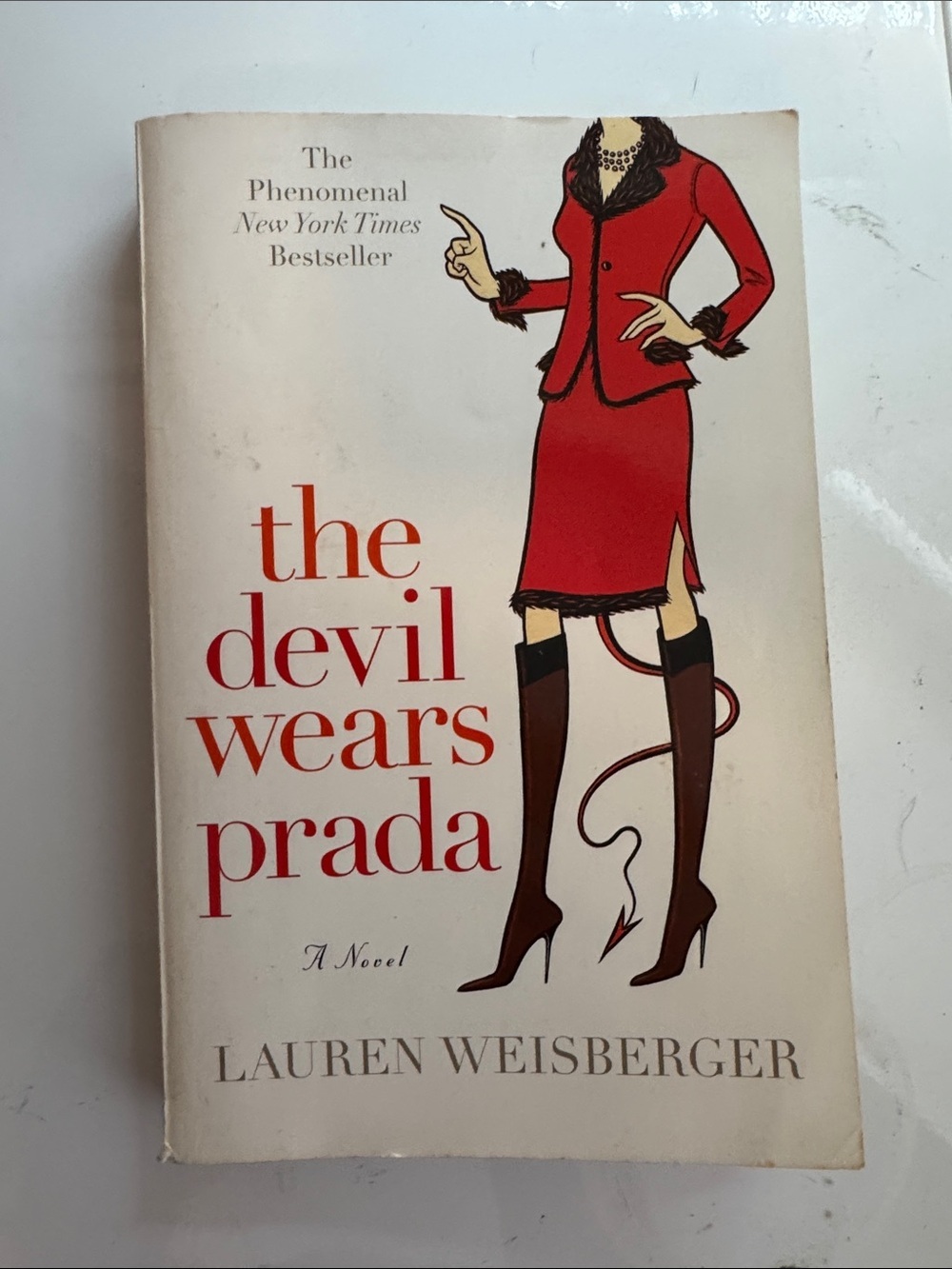 The Devil Wears Prada — Illustrated Cover Paperback